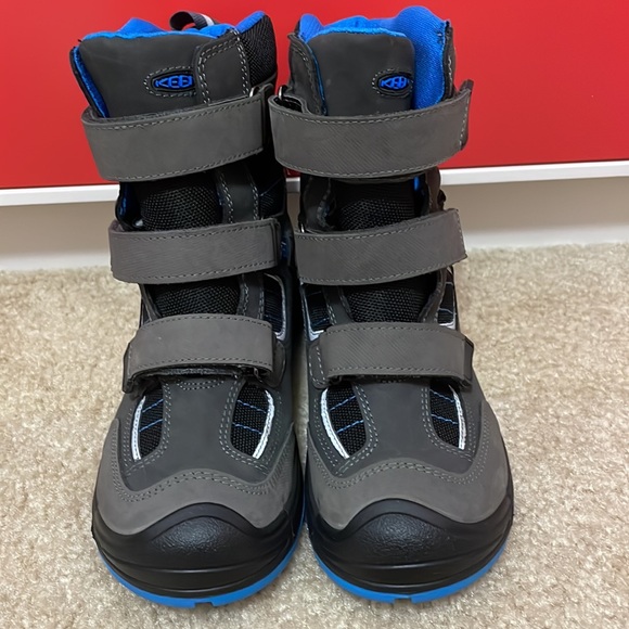 KEEN NWT little boy size 1 black, gray, and blue winter 3 strap velcro boots - Picture 3 of 11